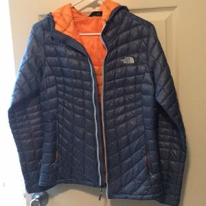 Women’s North Face thermoball hooded jacket S